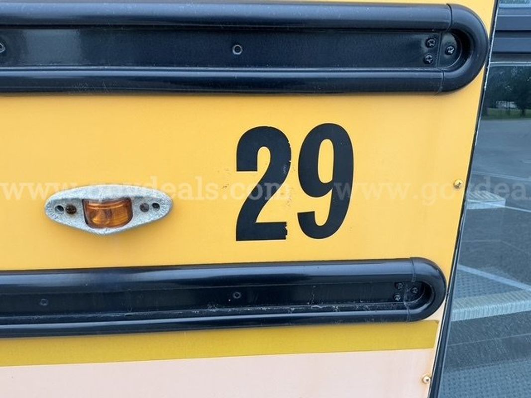 Bus 29 - 2006 Freightliner C2 / Thomas School Bus – Mercedes Diesel – Runs & Drives