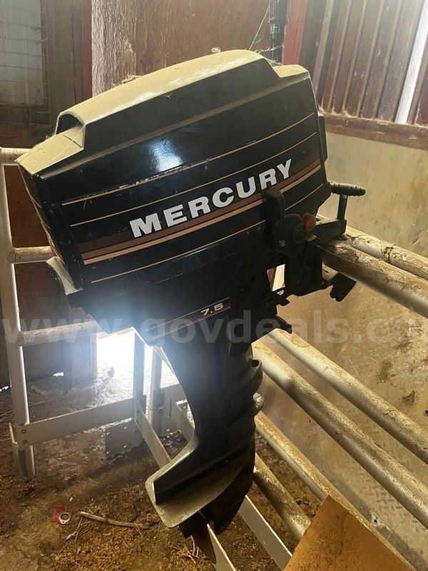 Mercury 7.5 HP Boat Motor – Operational