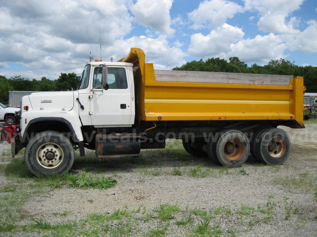 1996 Ford LT8000F