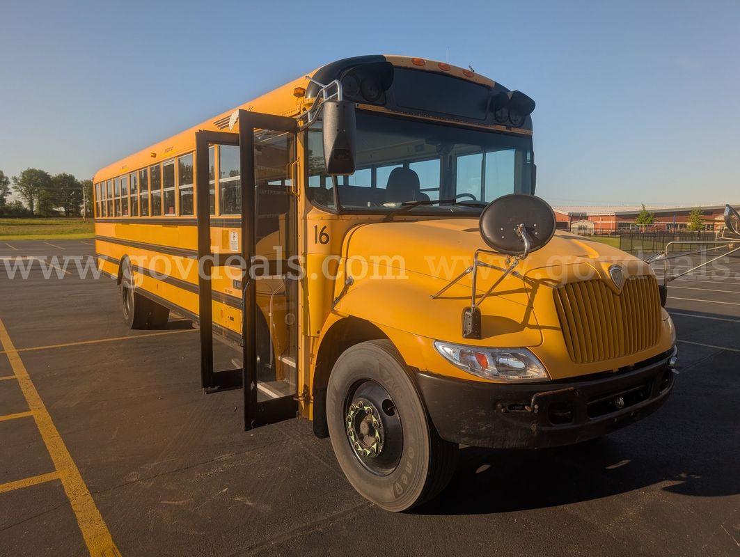 2008 IC CE300, PB105, 48/72 passenger bus