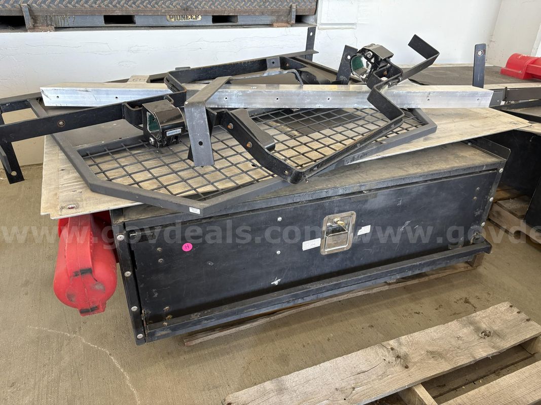 Truck Storage Box w/accessories