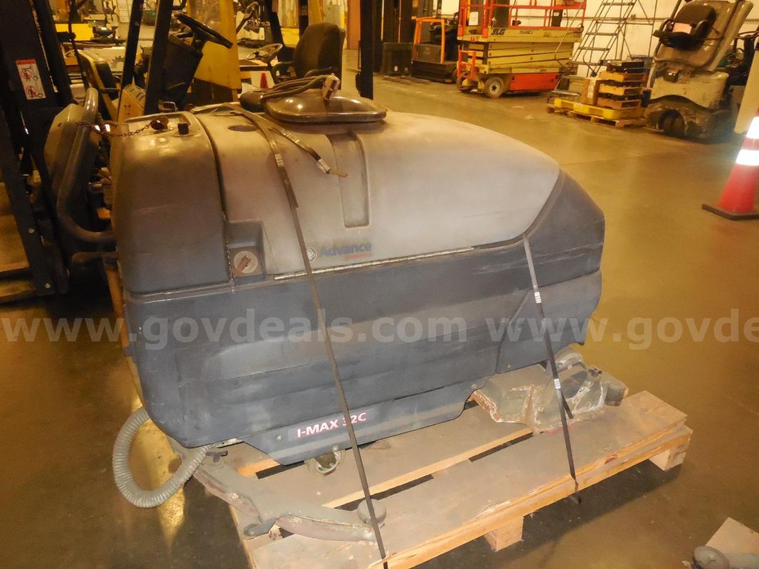 2005 Nilfisk Advance Walk Behind Floor Scrubber | D623 Dddc Dc