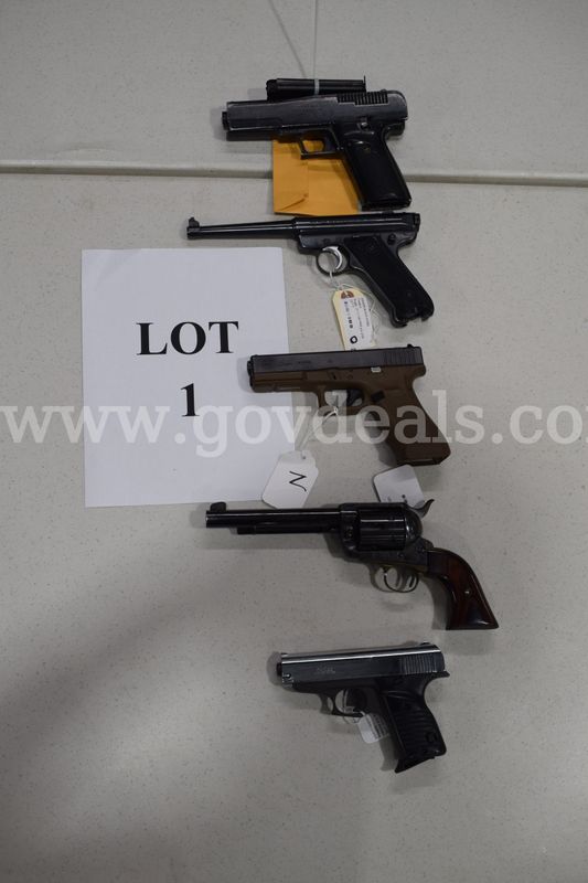 5 Handguns - Lot 1