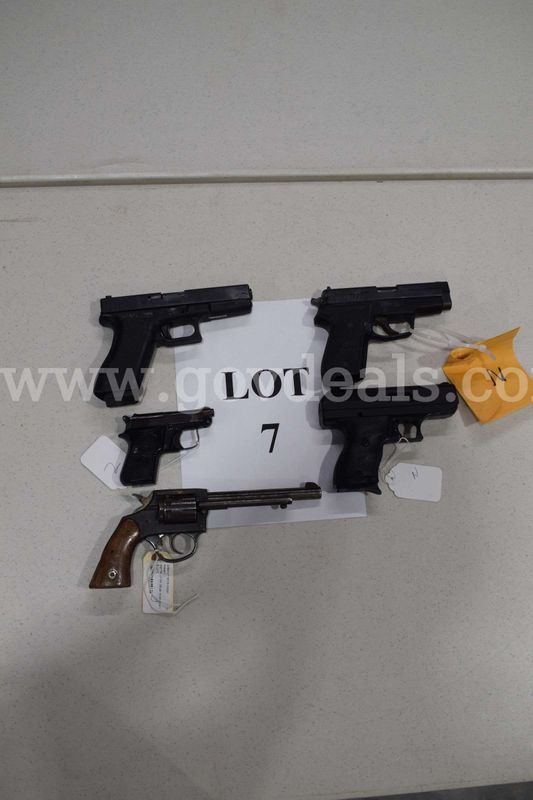 5 Handguns - Lot 7