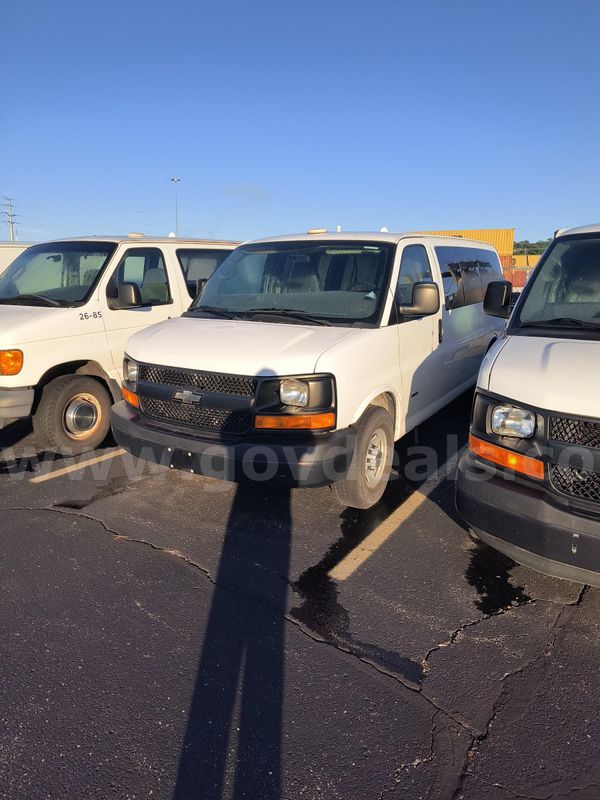 CHEVROLET G3500 VAN Diesel 130