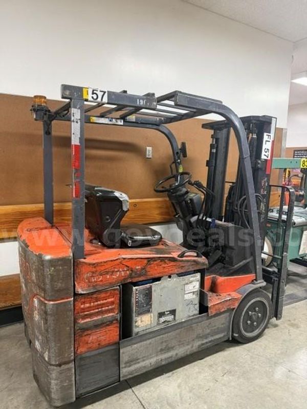 Toyota Forklift WITH Battery- USED - non operational