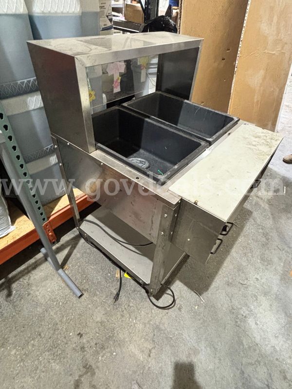 Vollrath ServeWell 2-Well Electric Steam Table with Sneeze Guard