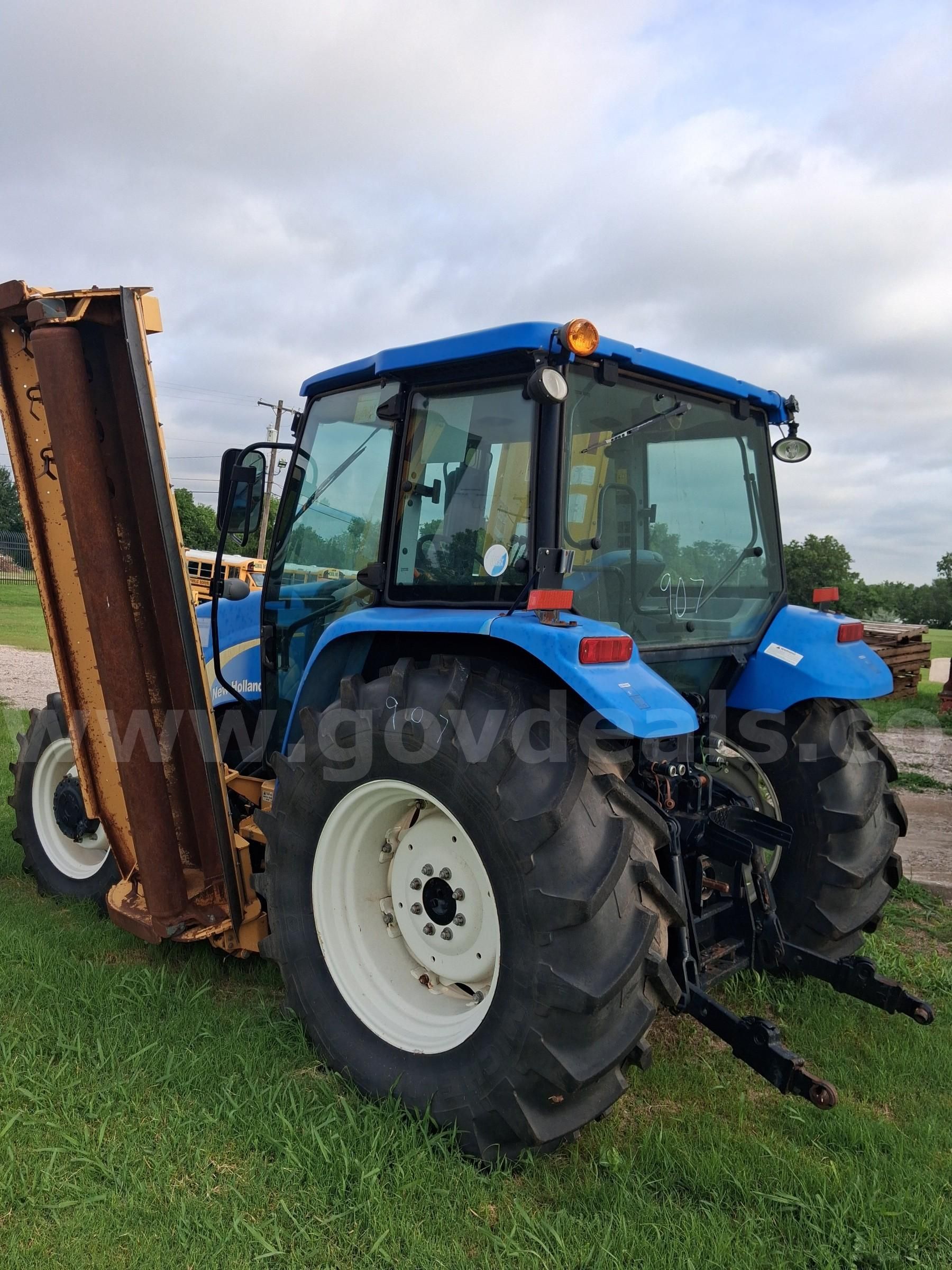New Holland Utility Tractor w/Enclosed Cab and Alamo Industrial Interstater (Runs)
