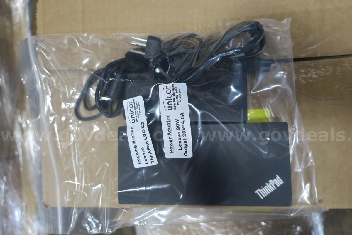LOT OF (100) ASSORTED LENOVO DOCKING STATIONS W/ POWER ADAPTERS- TESTED!