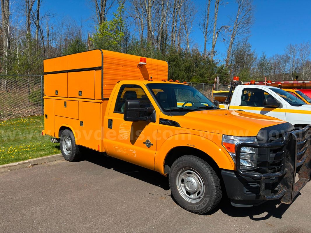 2011 Ford F-350 SD XL 2WD - Fleet Support