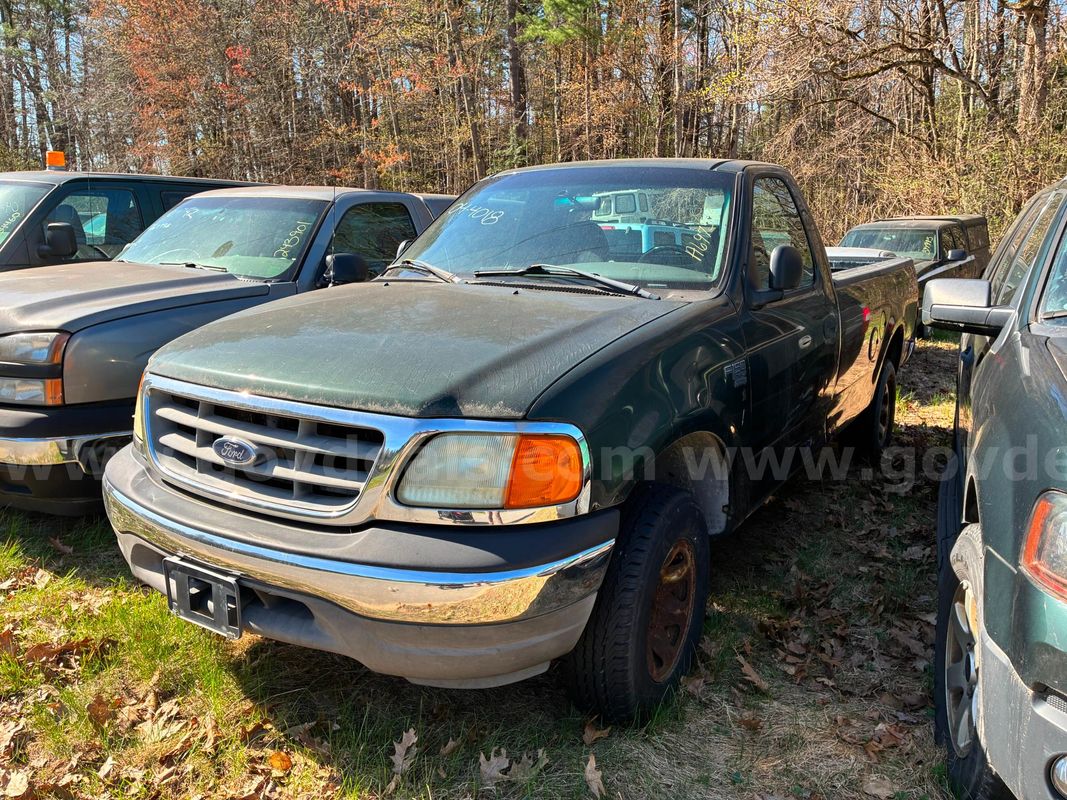 2004 Ford F-150 Heritage XL 4WD