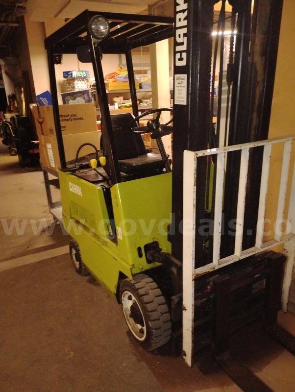 Clark Model Ccs15 Lp Gas 2700 Cap Forklift