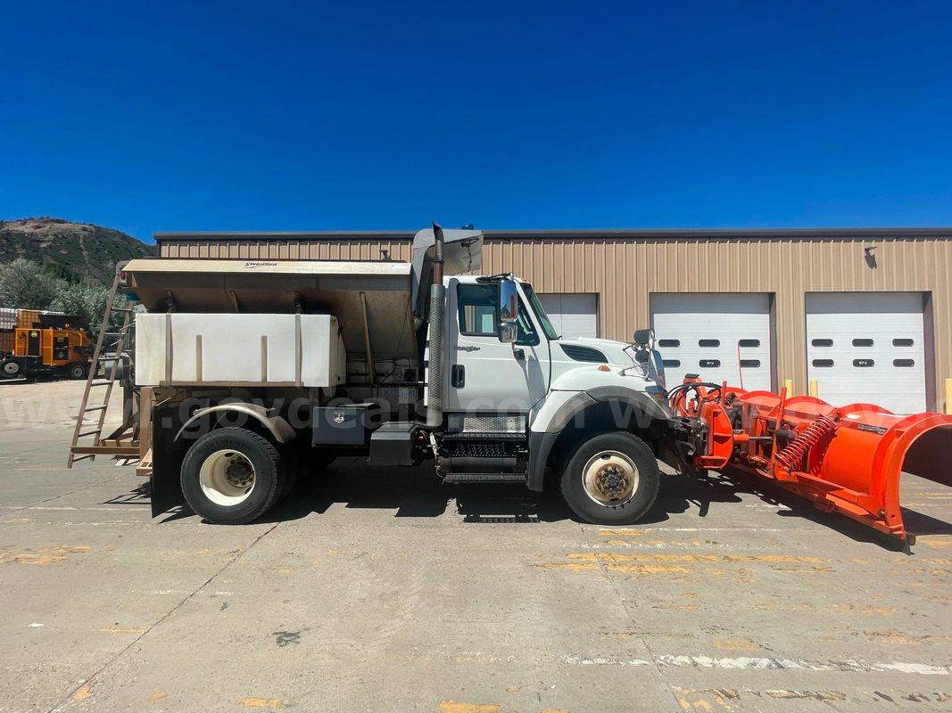 2012 International 7400 Dump Truck with Swenson Sander & Liquid De-Icing System