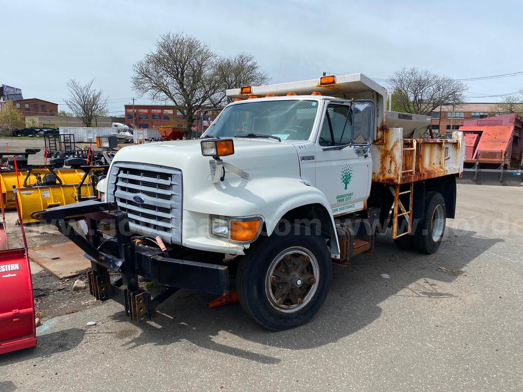 1998 Ford F800 Dump Truck