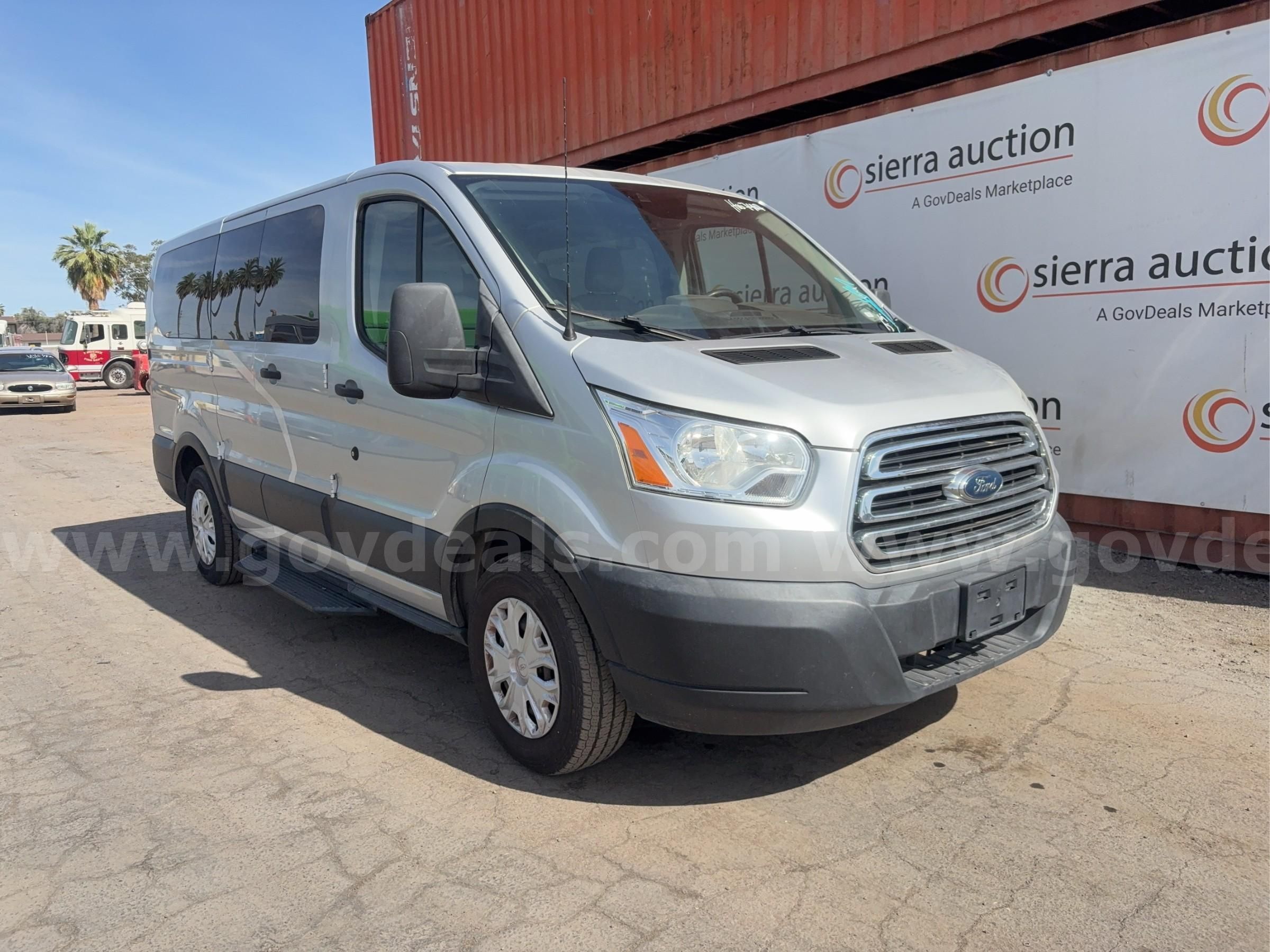 2019 Ford Transit 150 Wagon Low Roof XL 60/40 Pass. 130-in. WB