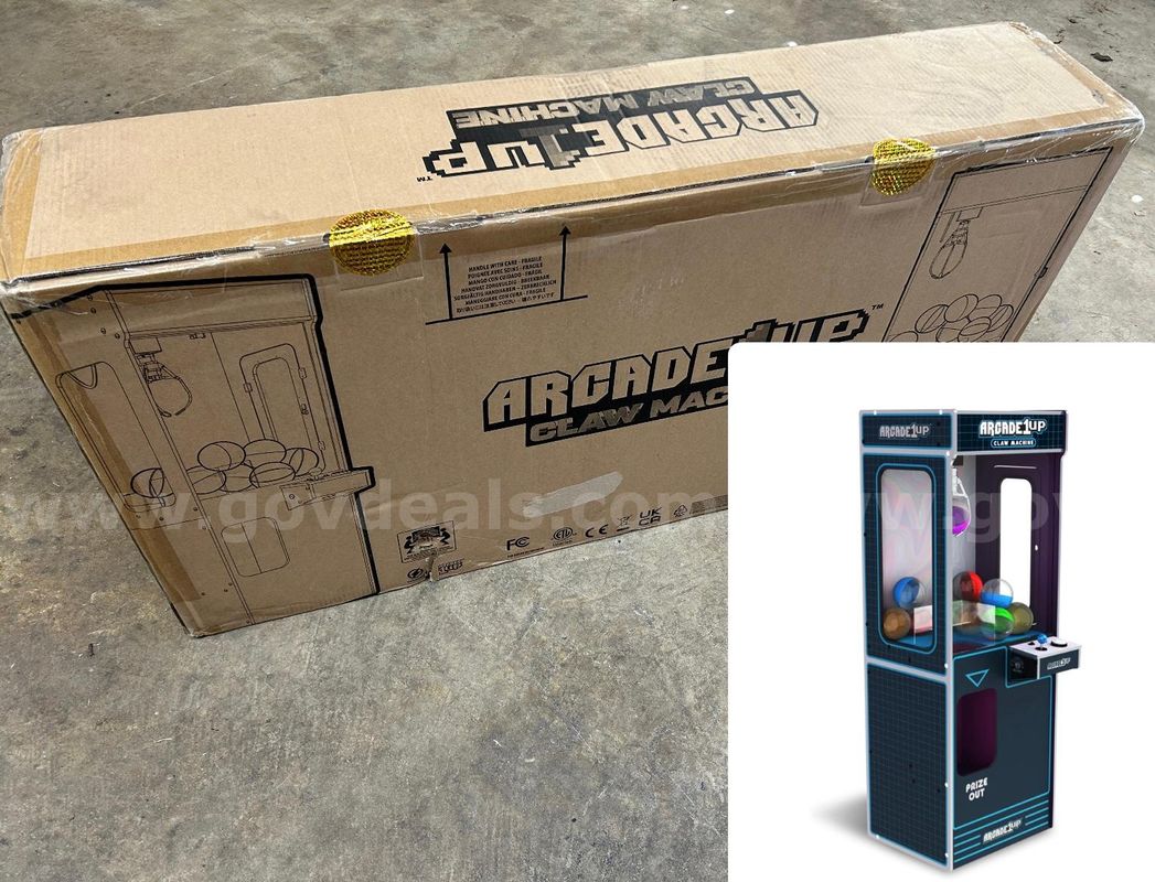FREE SHIPPING - New - Full-Size Claw Machine w Light