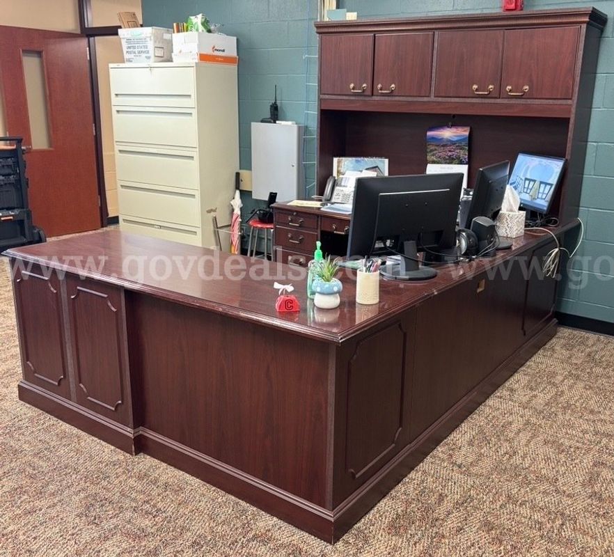 LOT of Office Furniture
