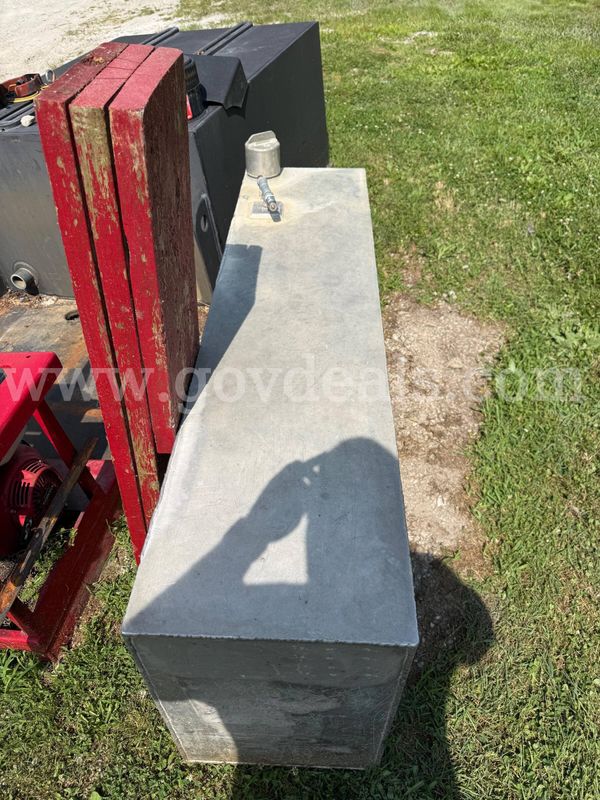 Portable skid-mounted sprayer