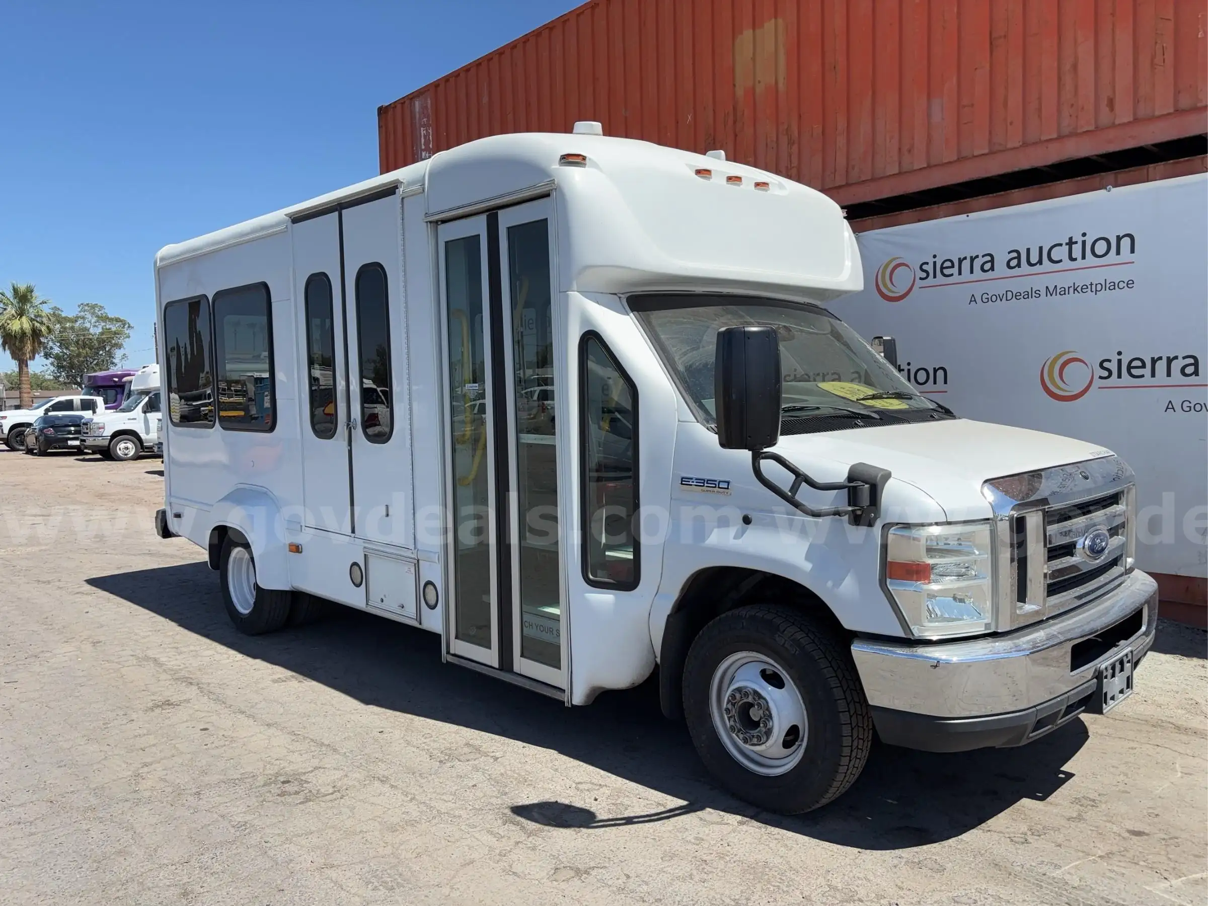 2019 Ford E350 Shuttle Bus