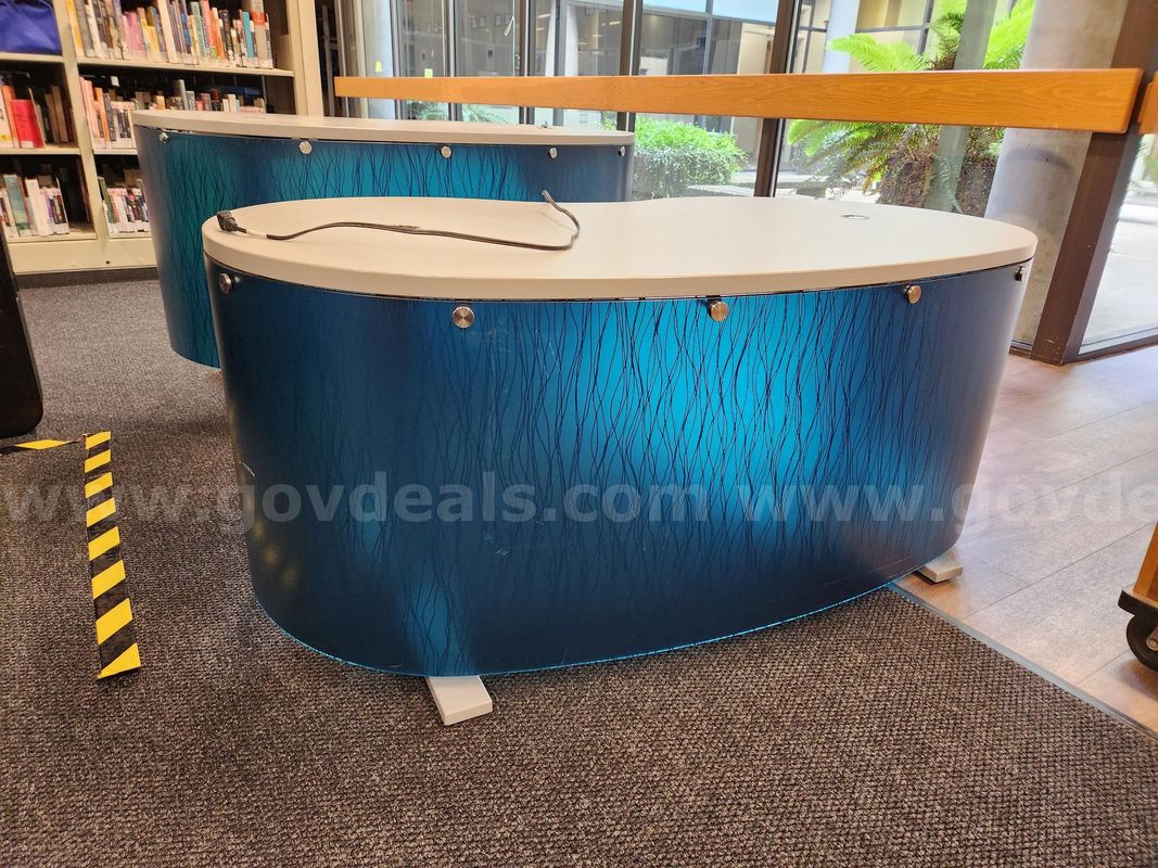 Powered Sit/Stand desk with colored panel