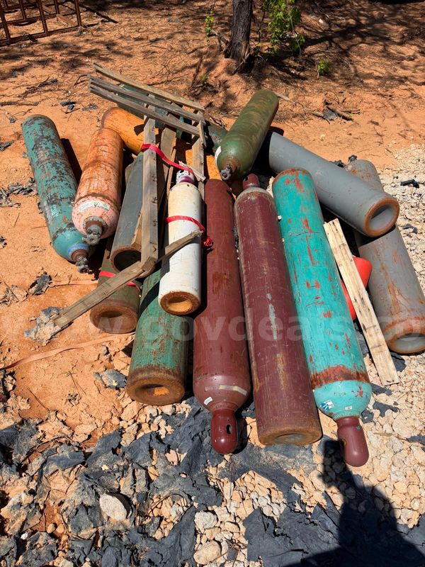 LOT of 15 Gas Bottles