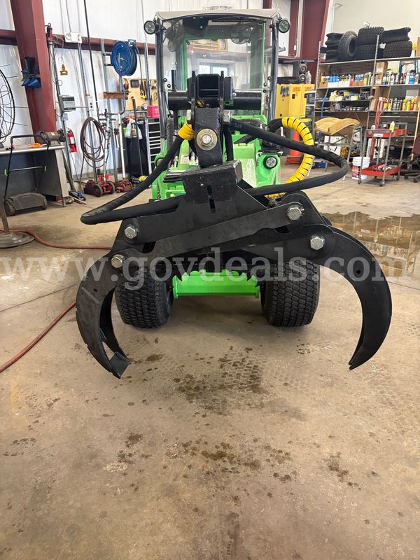 Branch Manager - Avant Loader Attachment