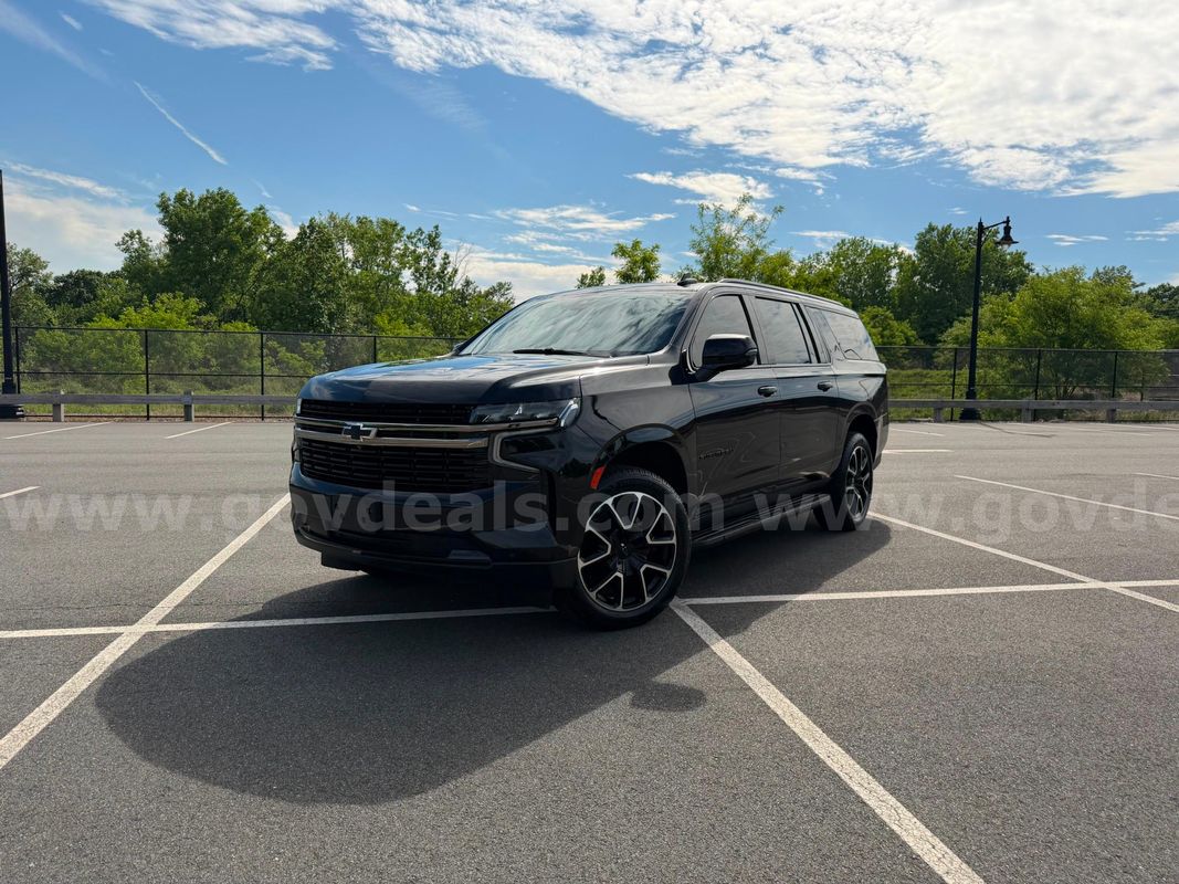 2021 Chevrolet Suburban RST 4X4 Fully Loaded!!