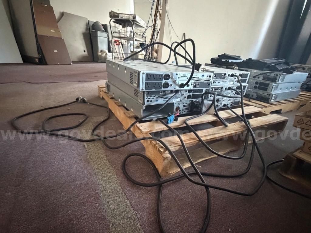 UPS (Uninterruptible Power Supply)