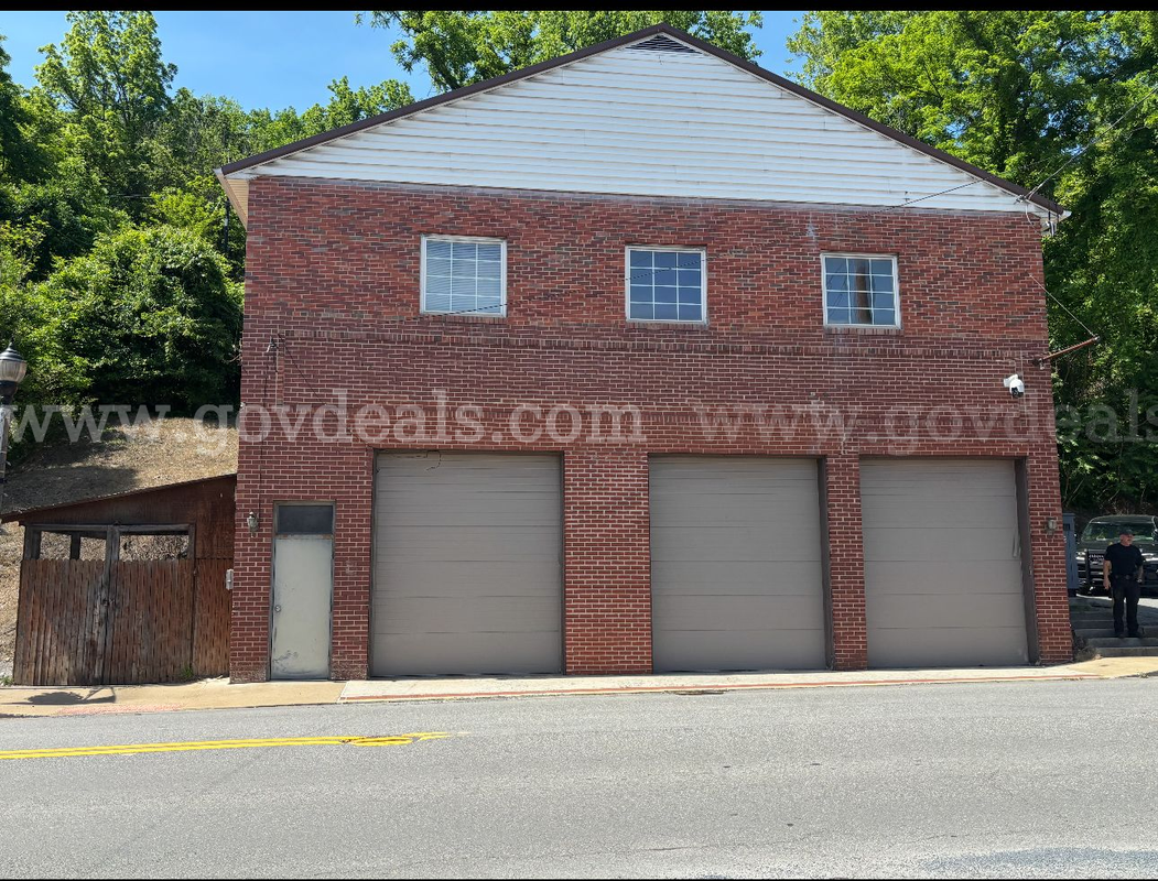 Commercial Building in Ronceverte, West Virginia
