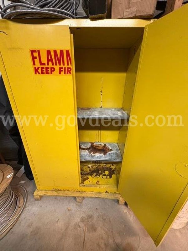 Fire cabinet