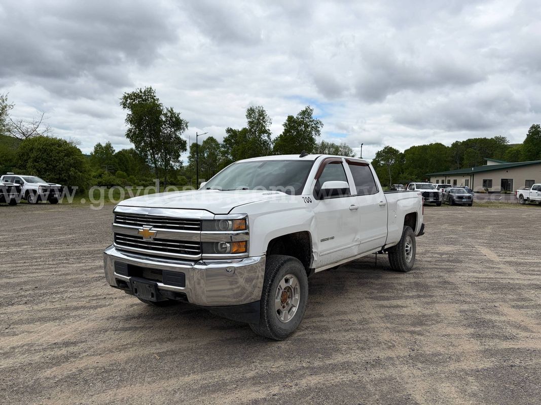 2016 Chevrolet Silverado 2500 HD LT 4x4 Crew Cab Pickup