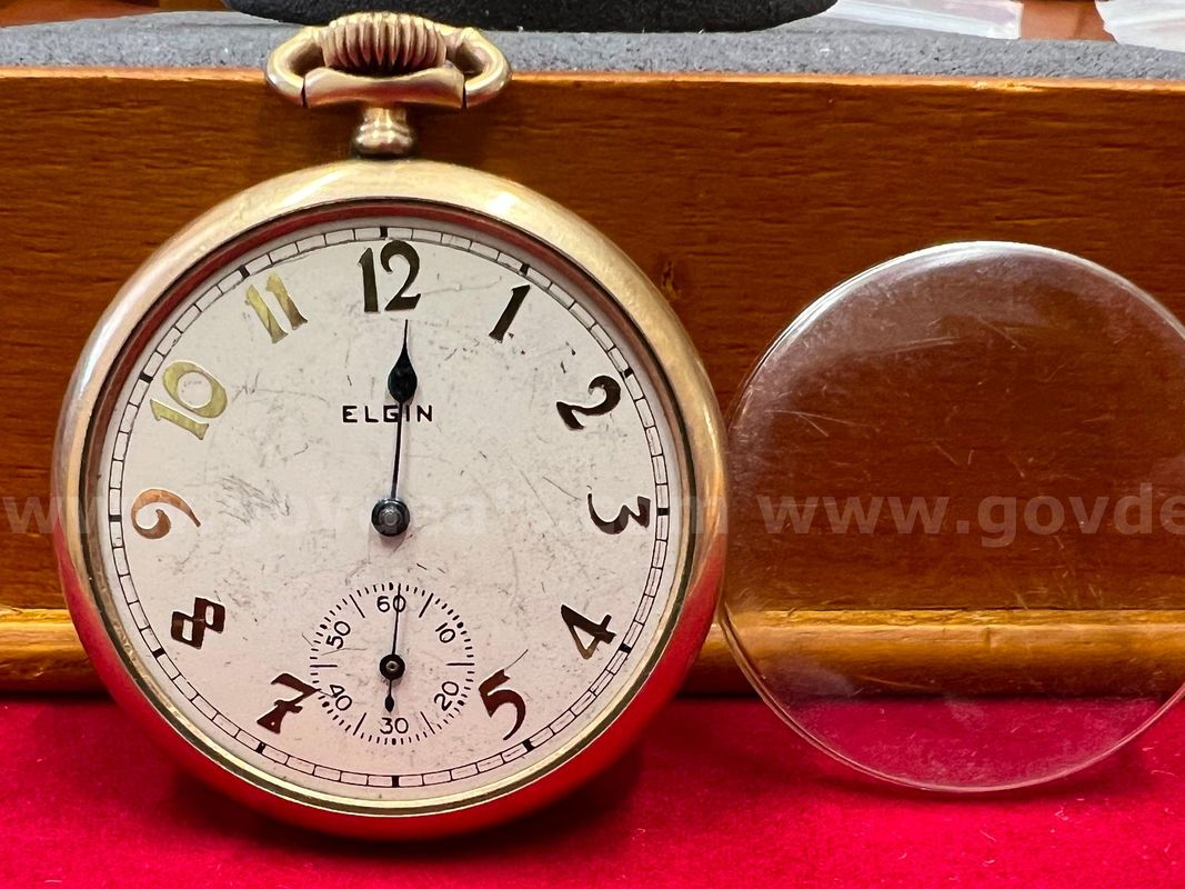 Elgin Pocket Watch With Detached Crystal And Blue Hand