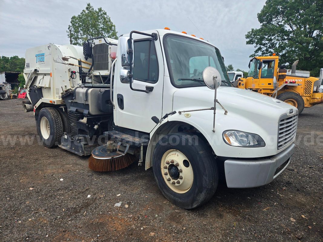 Freightliner street sweeper