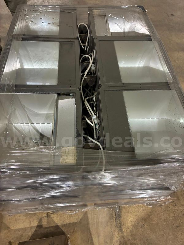 Pallet of commercial lights