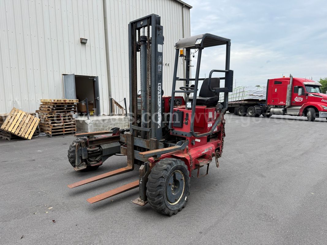 2004 Moffett M5000 4W Truck Mounted Forklift
