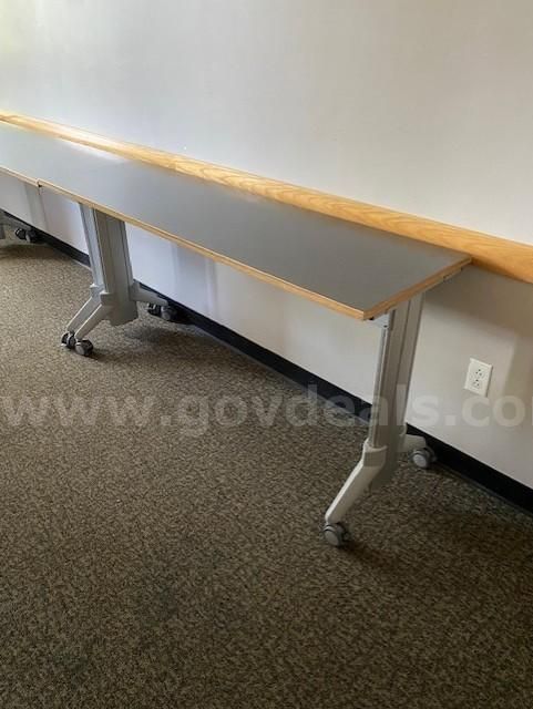 20 mobile training tables