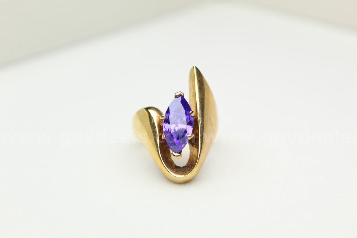 Vintage Gold Plated Amethyst Swoop Ring - Size 7.5