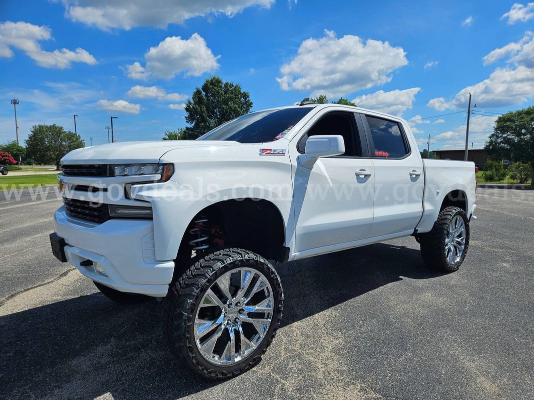 2019 Chevrolet Silverado 1500 RST Crew Cab 4WD