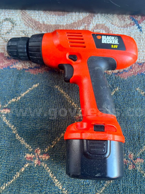 Black & Decker Drill With Battery CD9600