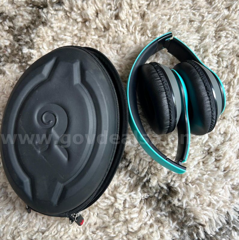 iJoy Headphone with Carrying Case