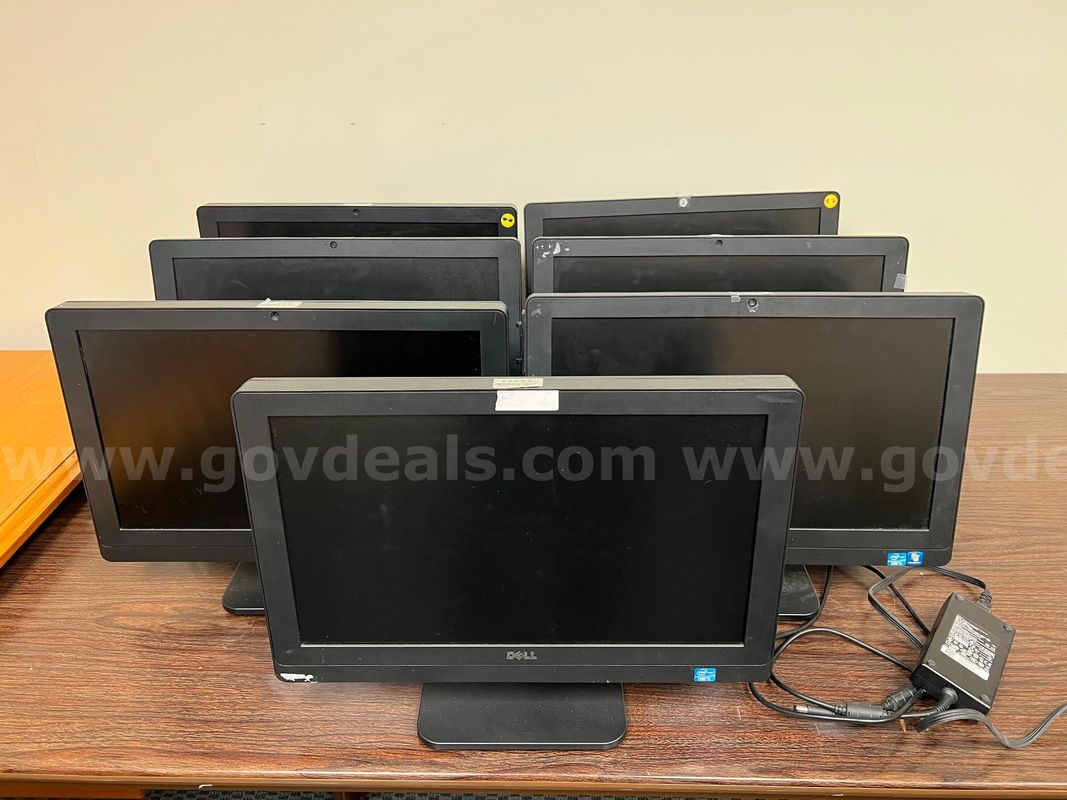 Lot of 7 All-In-One Computers