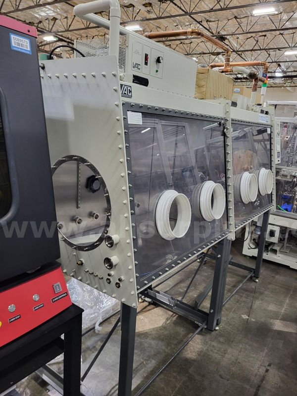 VAC OMNI-LAB Isolator Glovebox