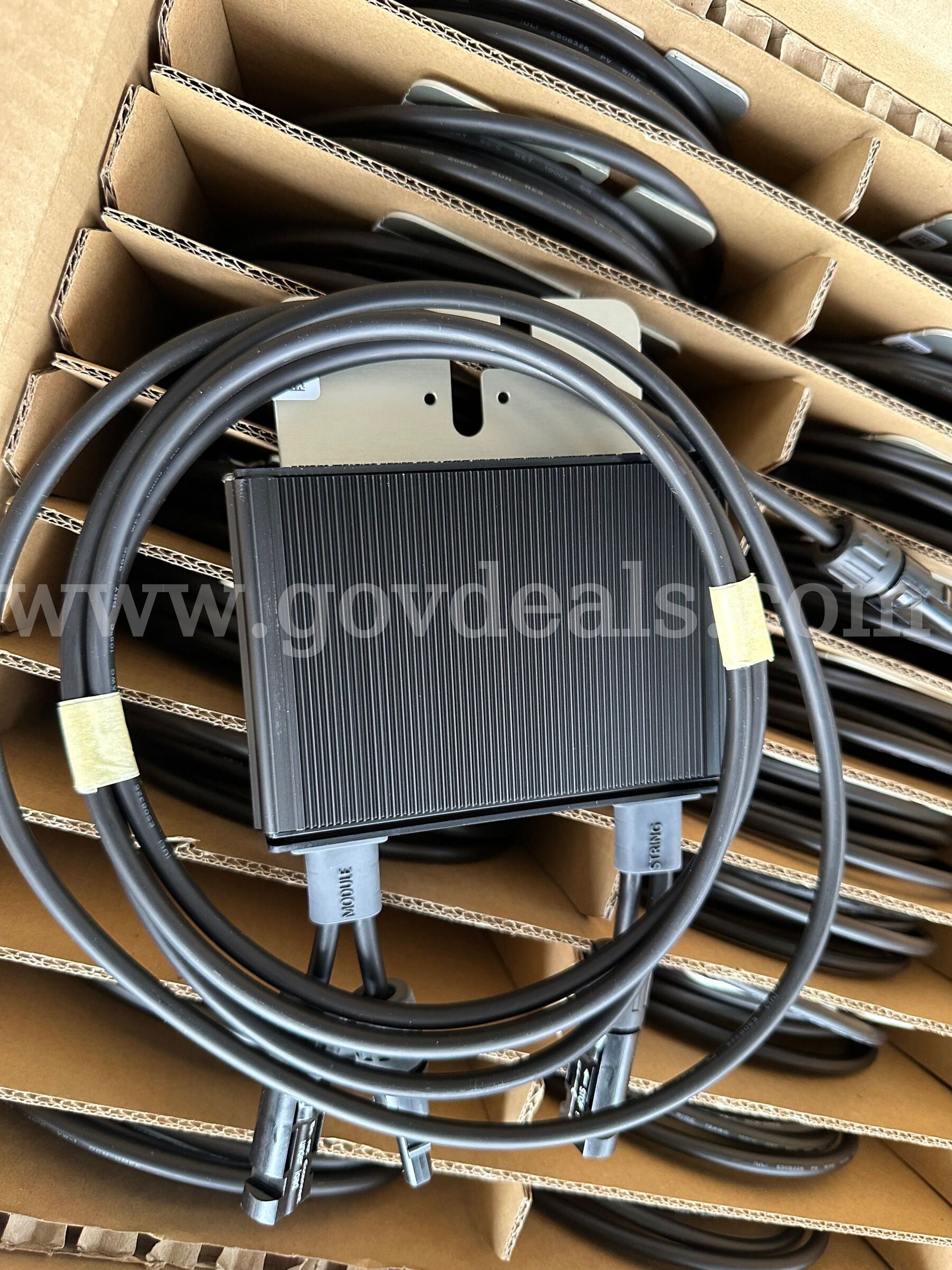 A lot of 100 Solaredge S440 440W/60V Power Optimizer (S440-1GM4MRM)