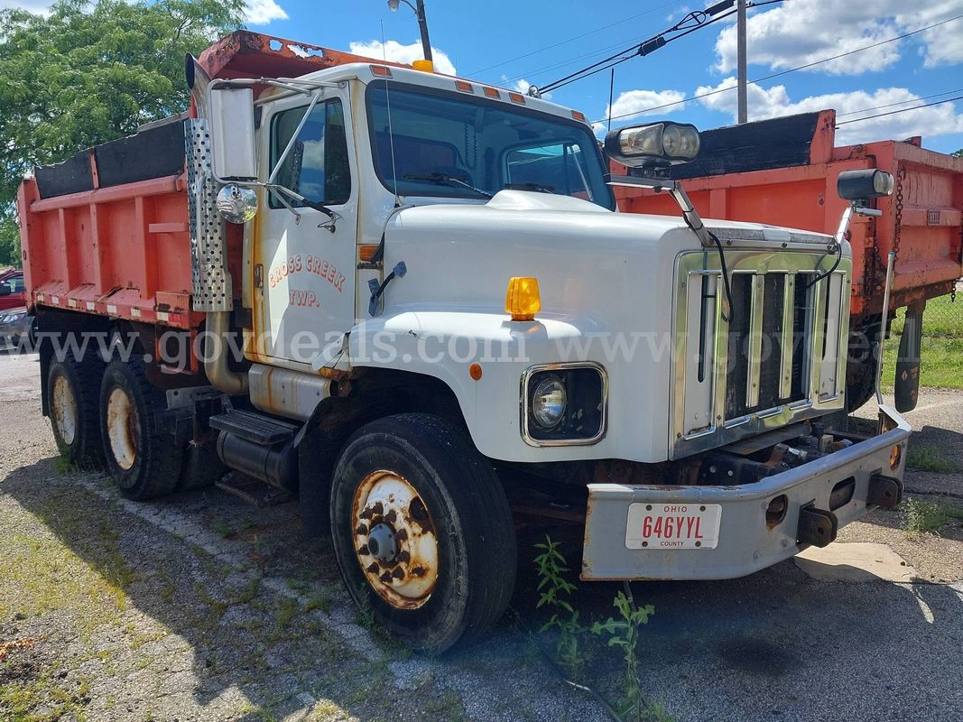 1997 International 2674