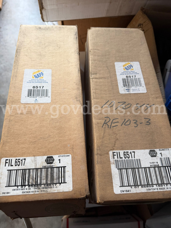 LOT OF 2 Napa Air Filter 6517 BRAND NEW IN BOX CONTENTS MADE IN USA *WILL SHIP*
