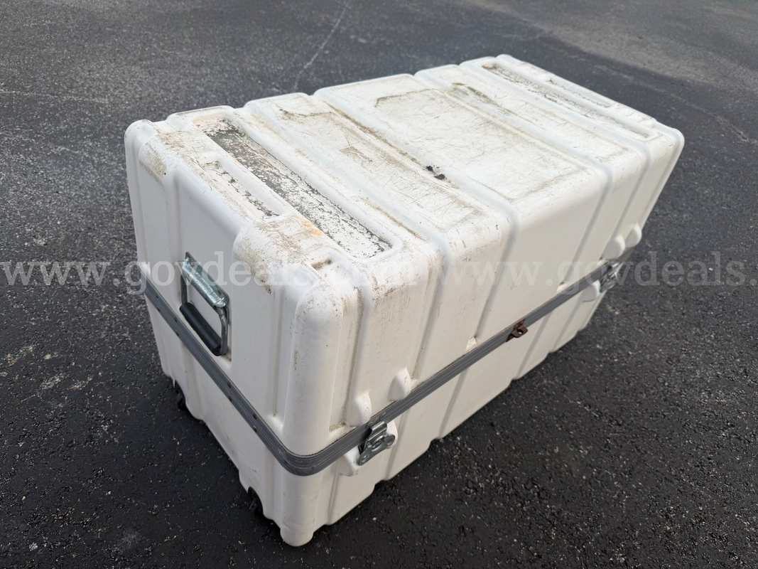 U.S. ARMY Military HARD TRANSPORTATION CASE "SOUTHCO" HUGE SIZE COLOR WHITE USED