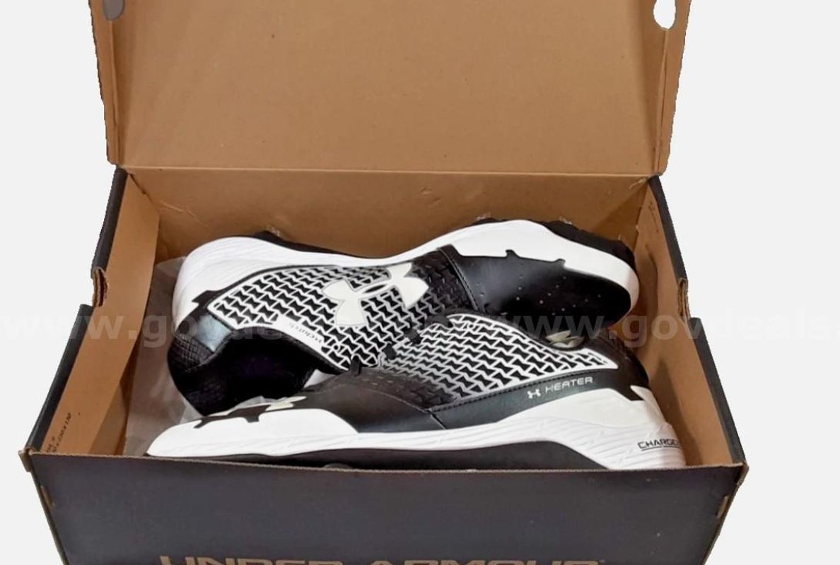 Authentic Original Under Armour Heater Low ST 1265962-011 Men's 14 Black Athletic Baseball Cleats Shoes Sneakers