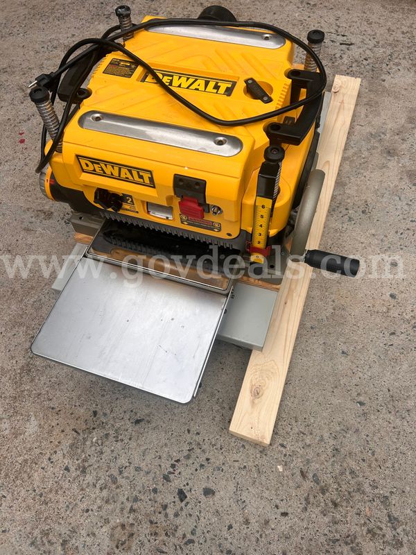 DEWALT Portable Planer 13-in W 15.0 -Amp