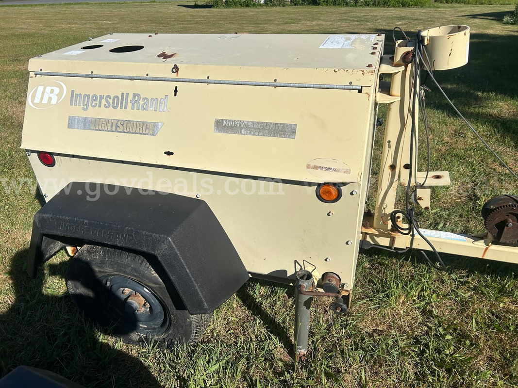 2002 Ingersoll-Rand/Doosan Light Tower Diesel Generator