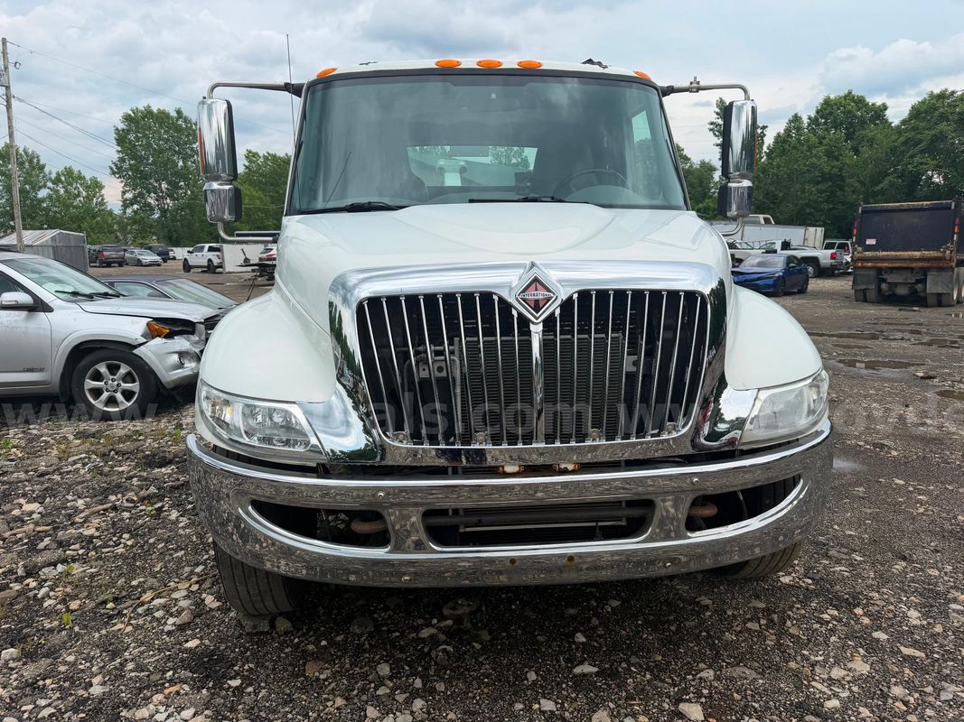 2004 International 4300